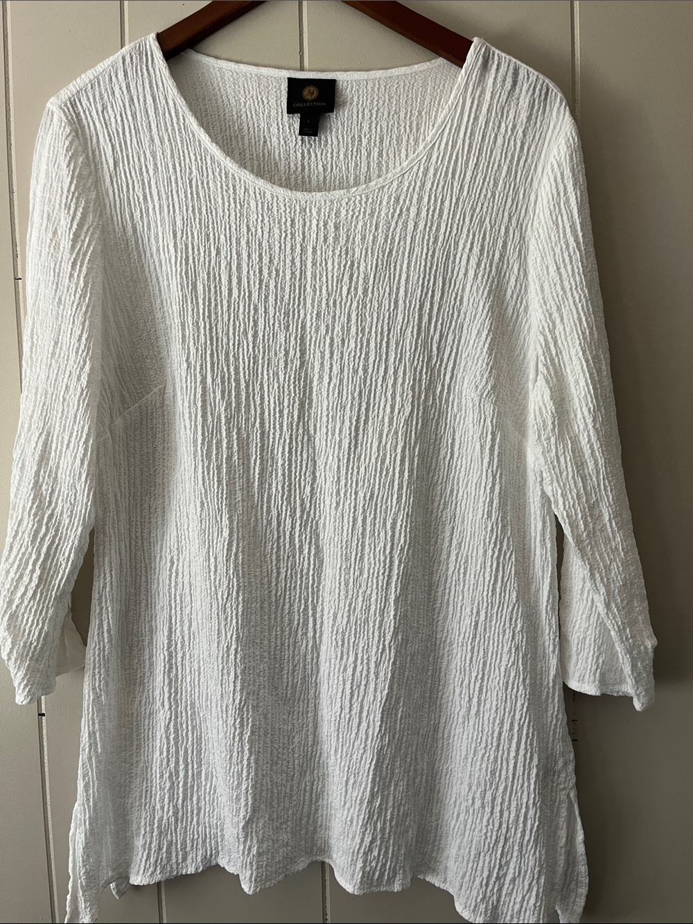 Collection B White Crinkle Scoop Neck Tunic